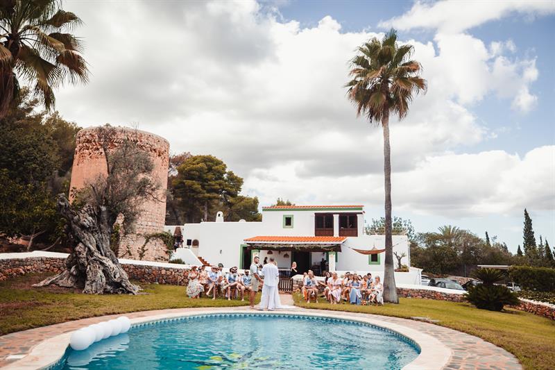 Wedding ceremony by the pool